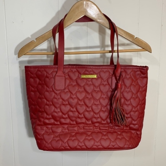 Arbonne Handbags - ARBONNE Red Quilted Heart Shoulder Bag New without Tags